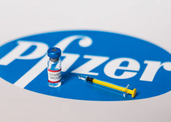 Pfizer anuncia parceria com farmacêutica brasileira para fazer vacina da Covid
